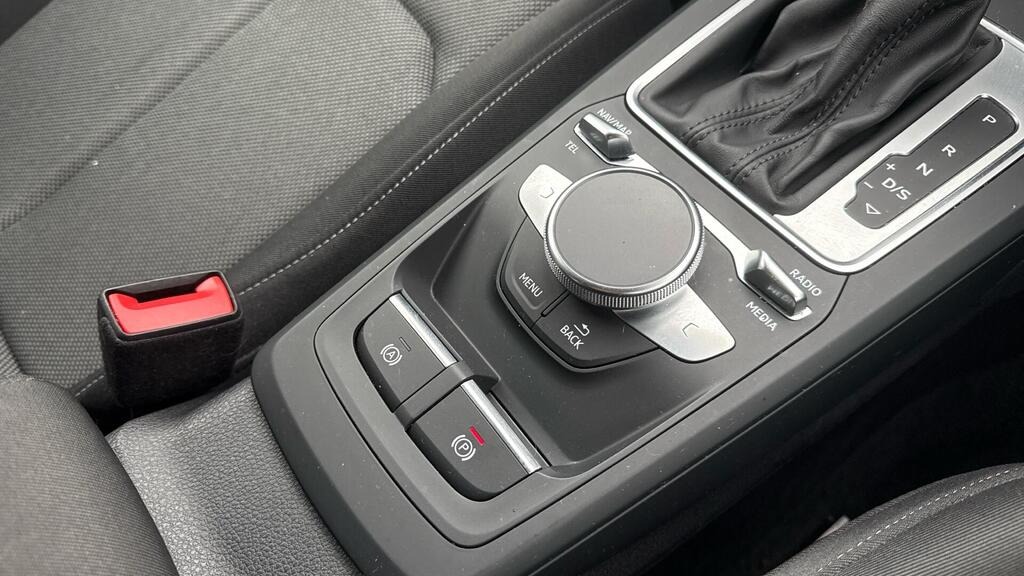 
								2023 Audi Q2 1.5 TFSI CoD 35 Sport S Tronic full									