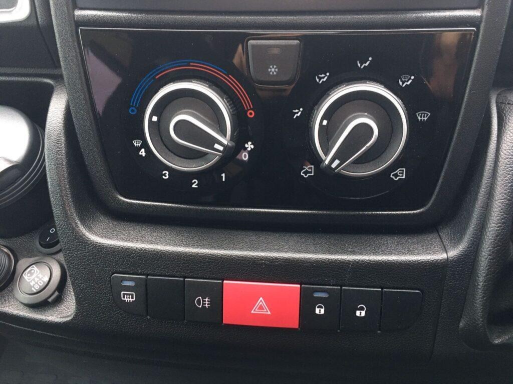 
								2015 Auto-Trail V-Line 600 2.3 Manual full									