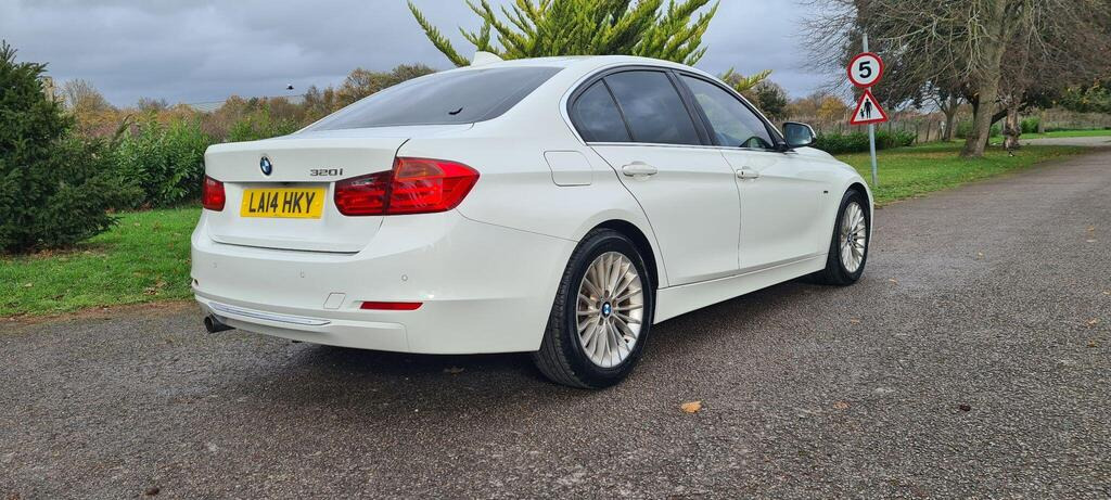 
								2014 BMW 3 Series 2.0 320i Luxury Auto full									
