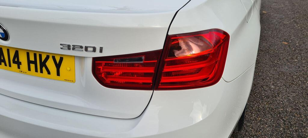 
								2014 BMW 3 Series 2.0 320i Luxury Auto full									