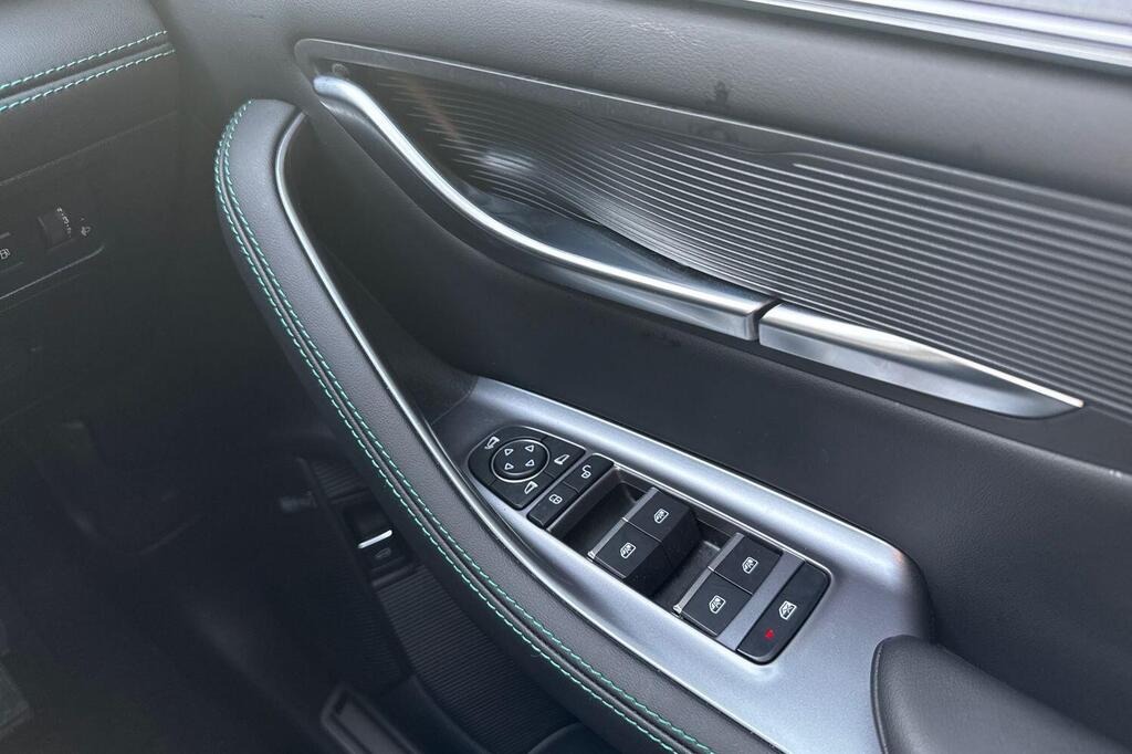 
								2025 BYD Seal U 1.5 DM-i 26.6kWh Comfort CVT Auto full									