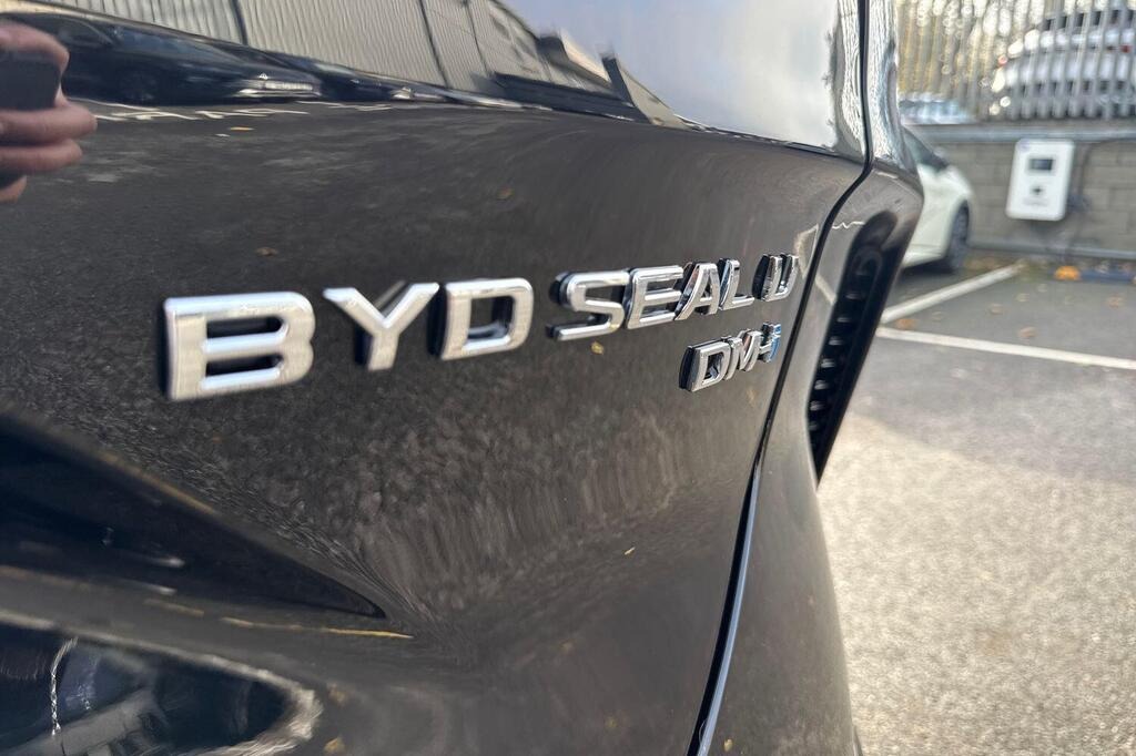 
								2025 BYD Seal U 1.5 DM-i 26.6kWh Comfort CVT Auto full									