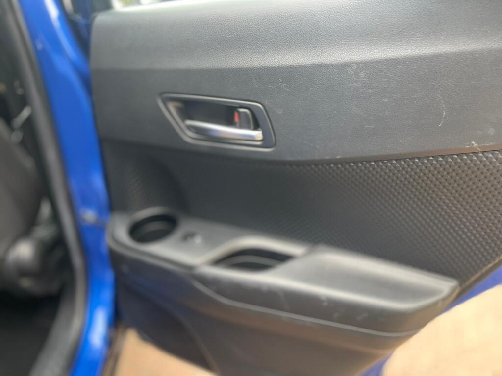 
								2019 Toyota C-HR 1.8 VVT-h Icon CVT full									