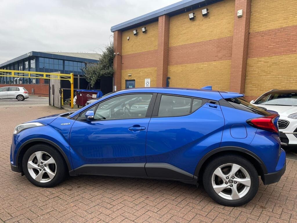 
								2019 Toyota C-HR 1.8 VVT-h Icon CVT full									