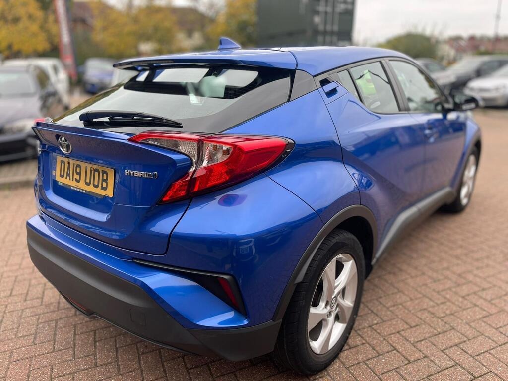 
								2019 Toyota C-HR 1.8 VVT-h Icon CVT full									