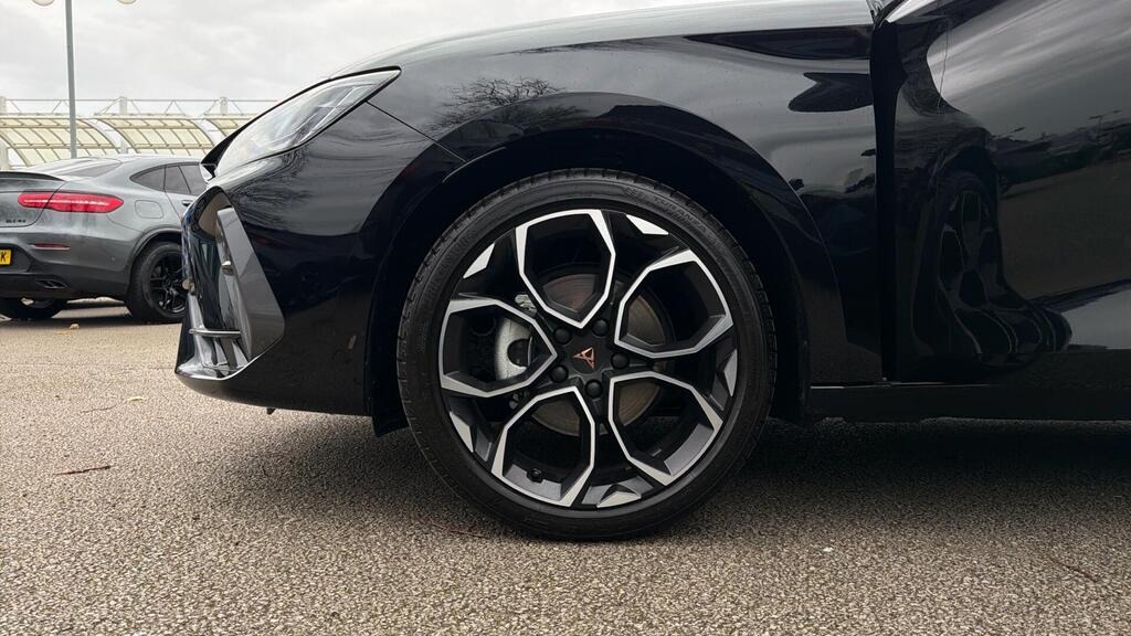 
								2025 CUPRA Leon 1.5 eTSI V1 DSG full									