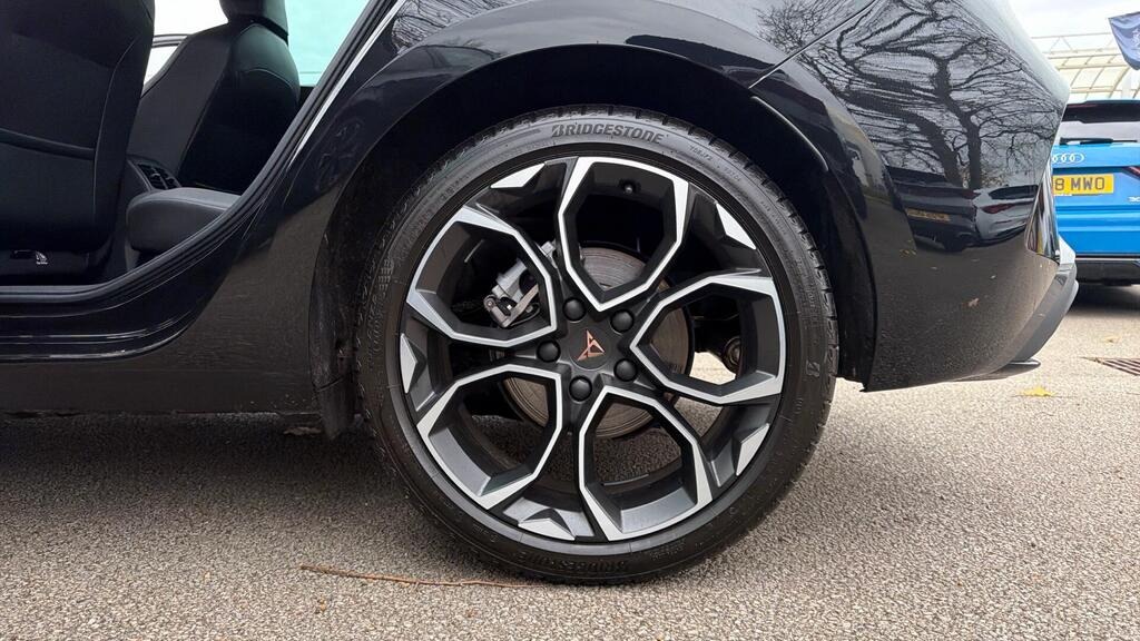 
								2025 CUPRA Leon 1.5 eTSI V1 DSG full									