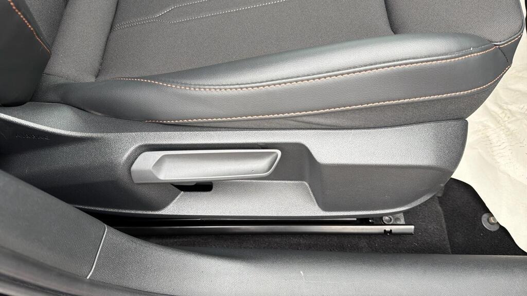 2025 CUPRA Leon 1.5 eTSI V1 DSG