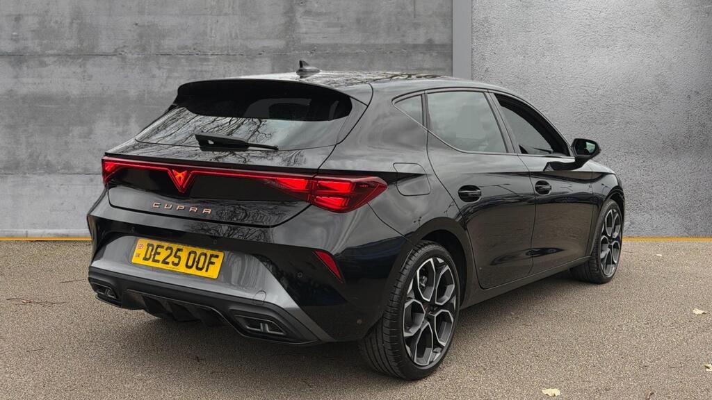 
								2025 CUPRA Leon 1.5 eTSI V1 DSG full									