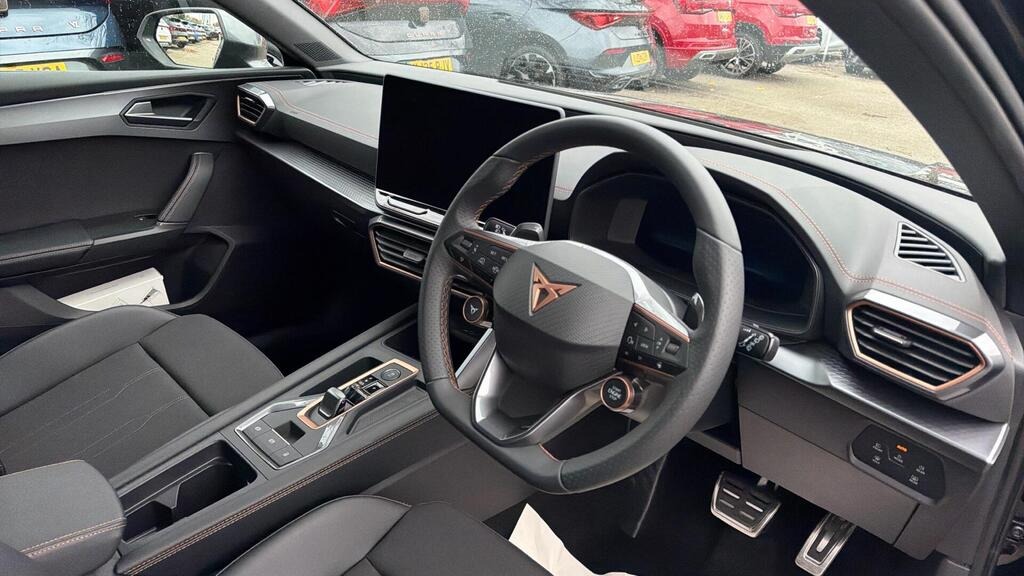 
								2025 CUPRA Leon 1.5 eTSI V1 DSG full									