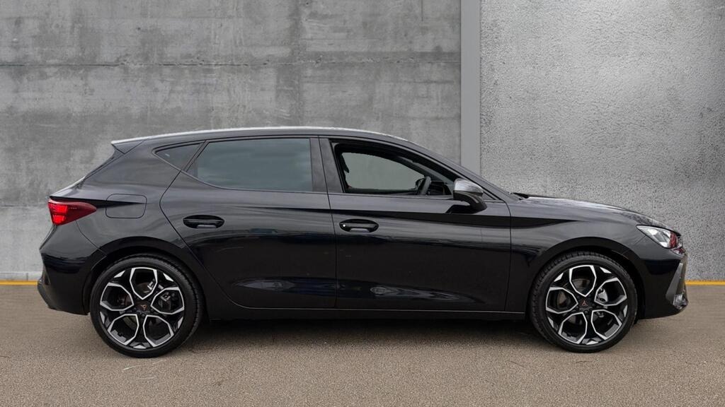 
								2025 CUPRA Leon 1.5 eTSI V1 DSG full									