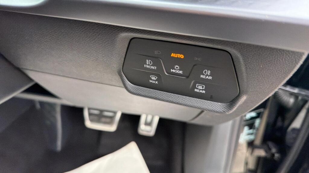 2025 CUPRA Leon 1.5 eTSI V1 DSG