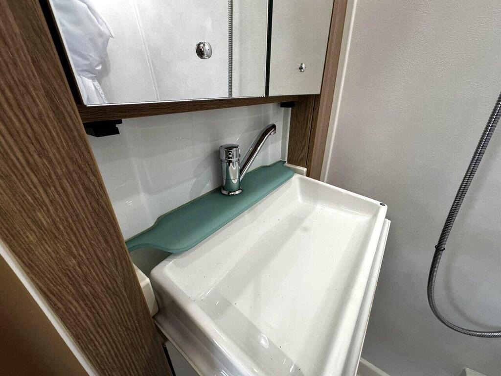 
								2022 Auto-Trail V-Line 669 S 2.2 full									