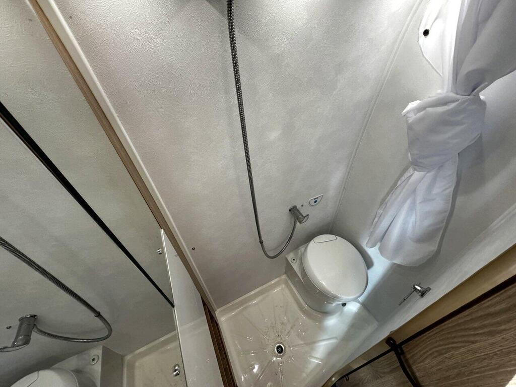 
								2022 Auto-Trail V-Line 669 S 2.2 full									