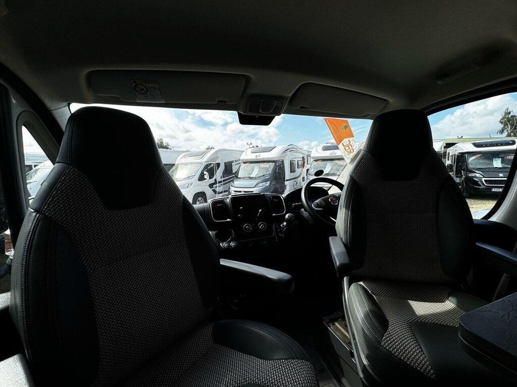 2022 Auto-Trail V-Line 669 S 2.2