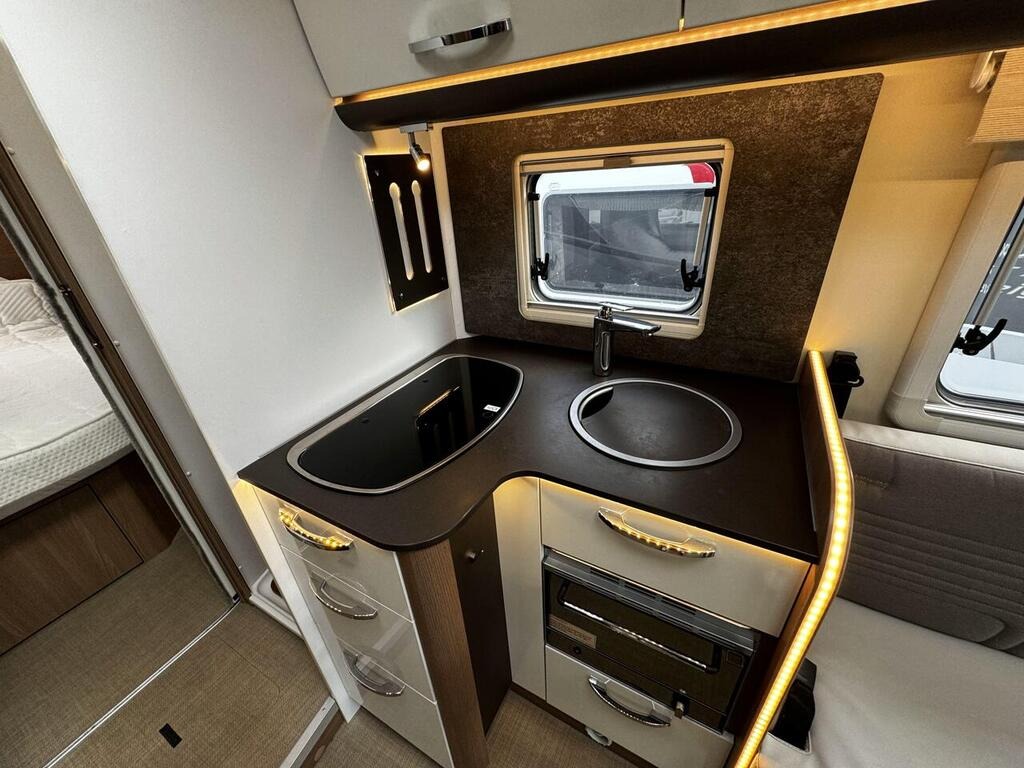 
								2021 Burstner Lyseo Harmony TD732 full									