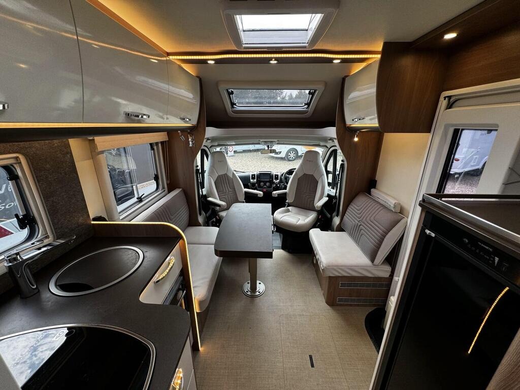 
								2021 Burstner Lyseo Harmony TD732 full									