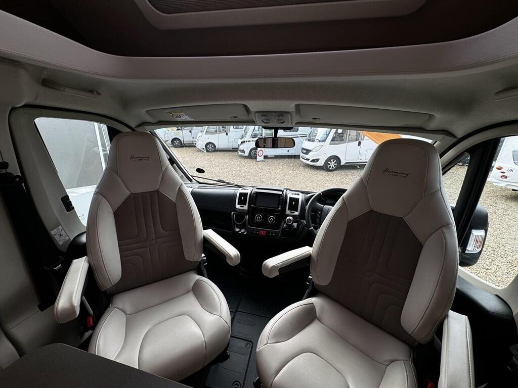 
								2021 Burstner Lyseo Harmony TD732 full									