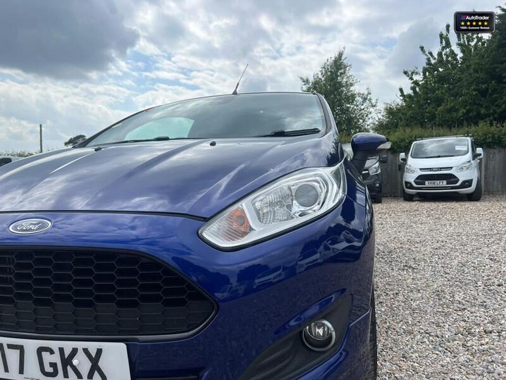 
								2017 Ford Fiesta Van SWB L1H1 Sport TDCi full									