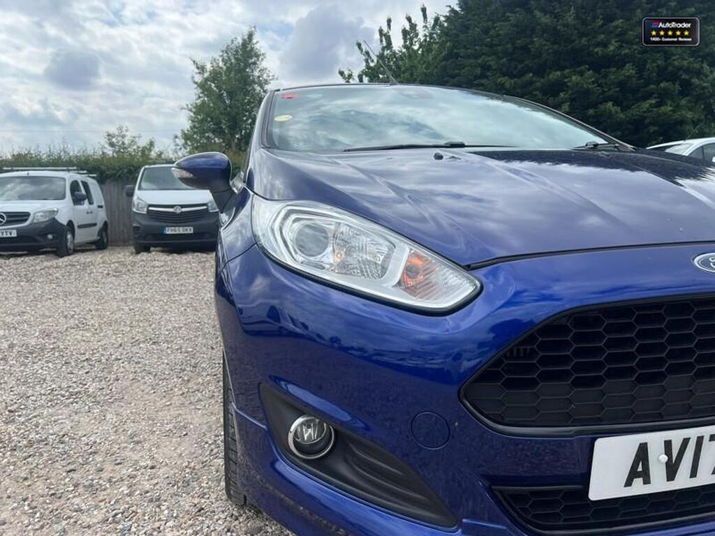 
								2017 Ford Fiesta Van SWB L1H1 Sport TDCi full									