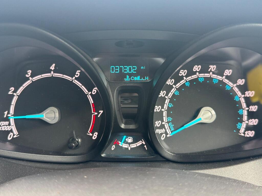 
								2022 Ford Transit Courier 1.0 EcoBoost Limited L1 full									