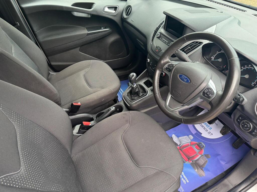 
								2022 Ford Transit Courier 1.0 EcoBoost Limited L1 full									