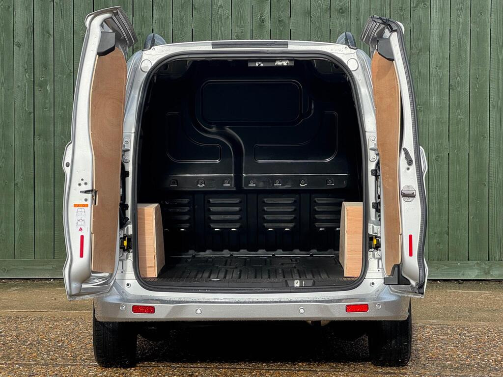 
								2022 Ford Transit Courier 1.0 EcoBoost Limited L1 full									