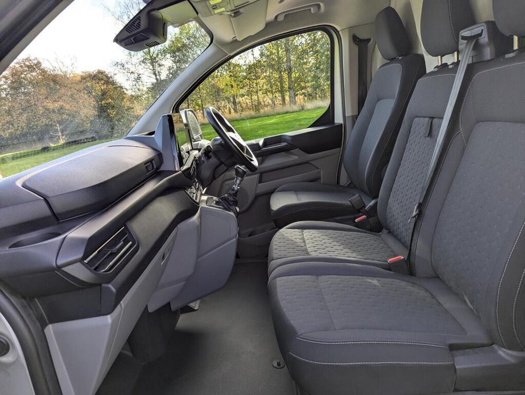 
								2024 Ford Transit Custom V710 Limited Panel Van full									