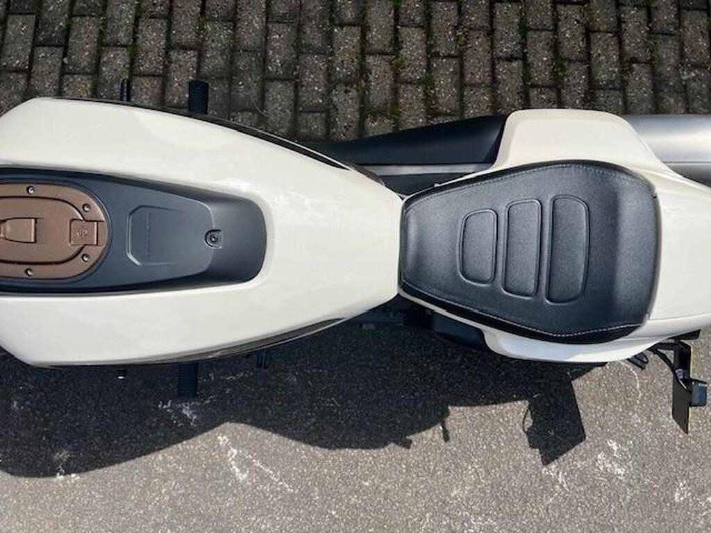 
								2024 Harley-Davidson Sportster full									