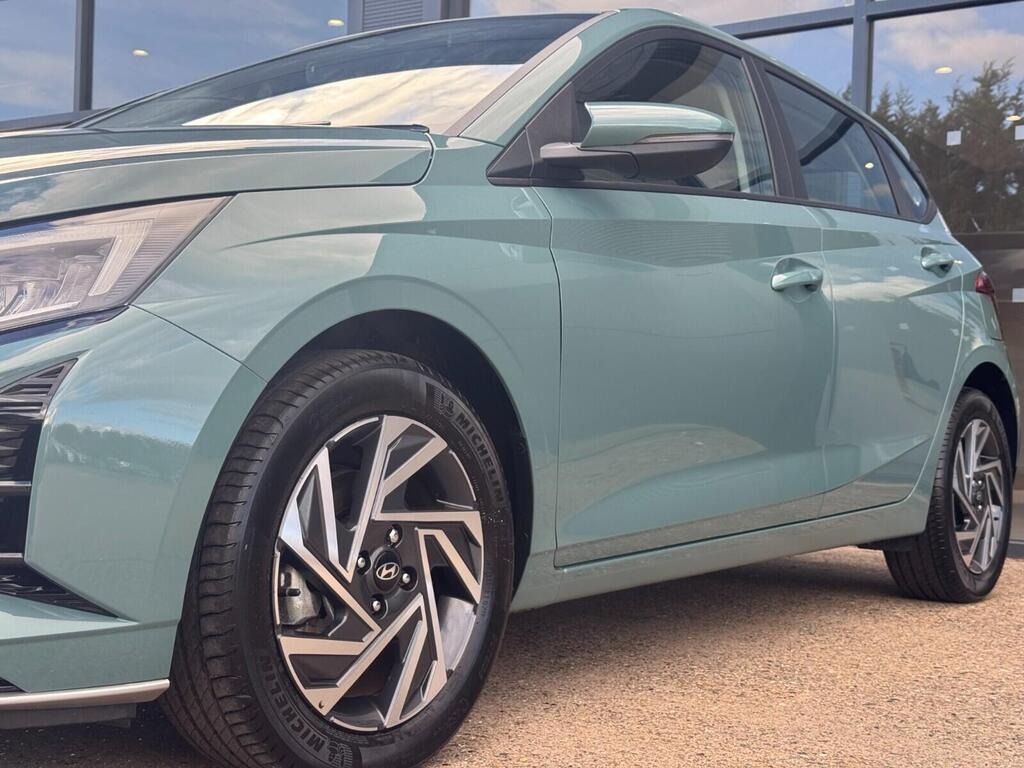 
								2024 Hyundai i20 1.0 T-GDi Advance full									