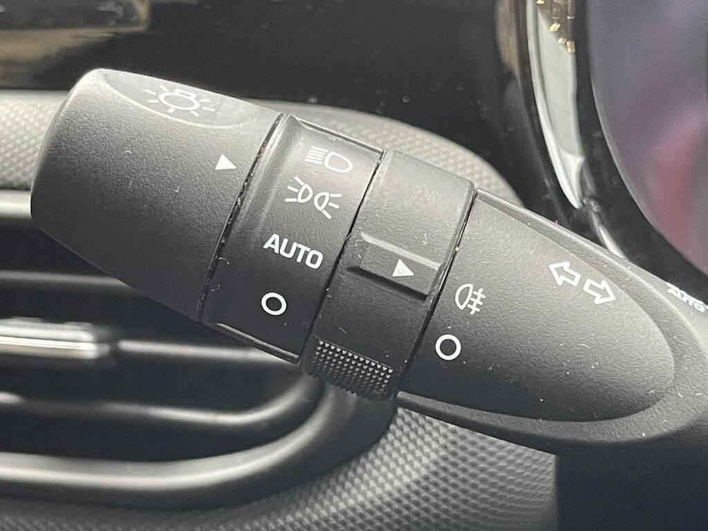 
								2023 Hyundai i10 1.0 SE Connect full									