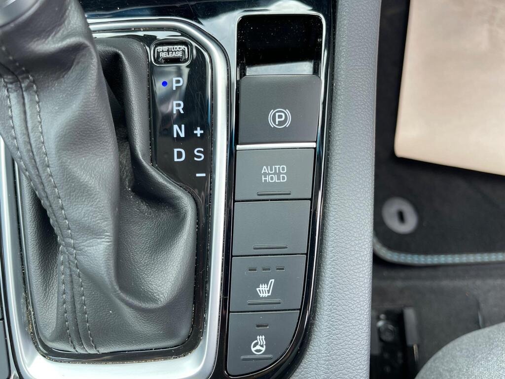 
								2019 Hyundai IONIQ 1.6 h-GDi 1st Edition DCT full									