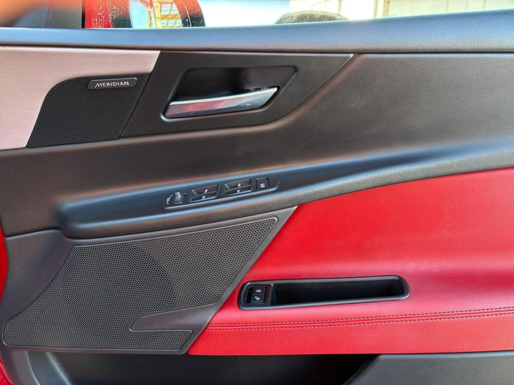 
								2018 Jaguar XE 2.0i GPF R-Sport Auto full									