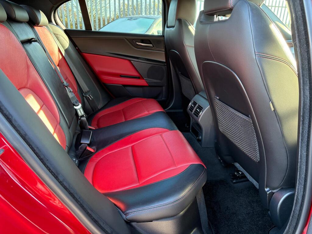 
								2018 Jaguar XE 2.0i GPF R-Sport Auto full									