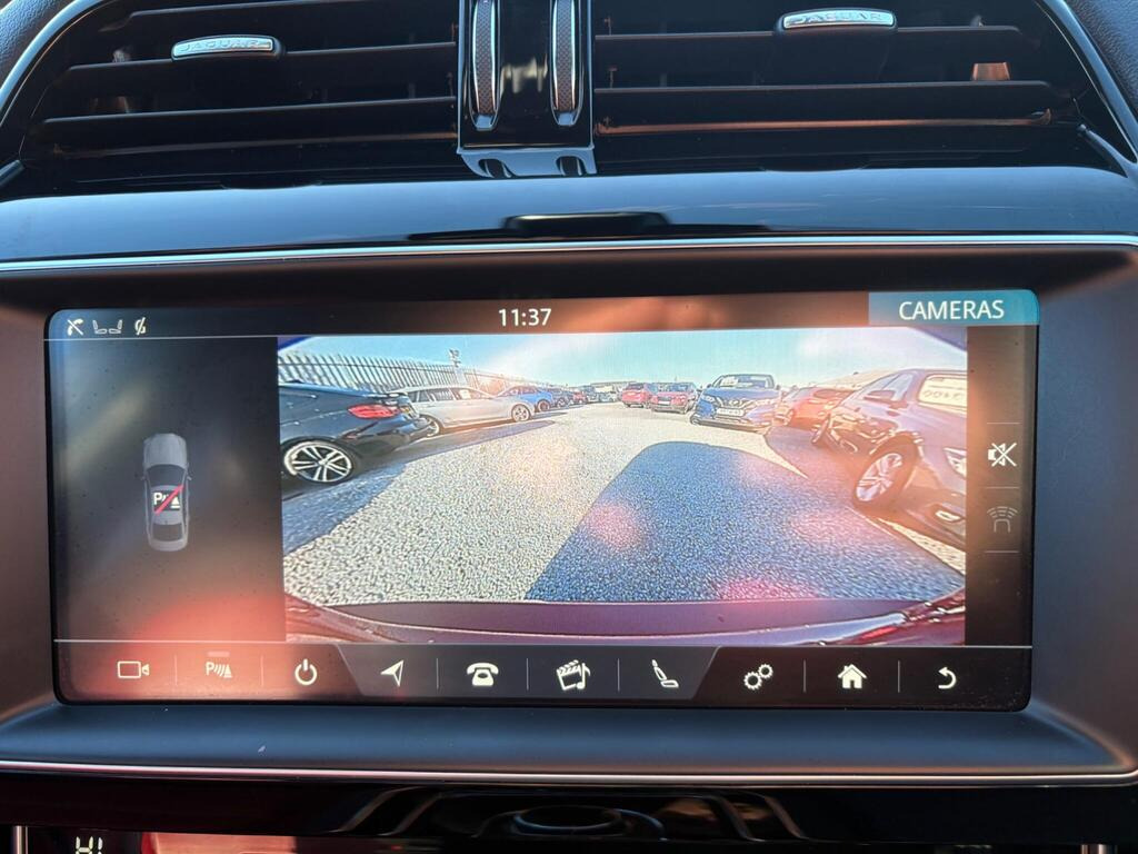 
								2018 Jaguar XE 2.0i GPF R-Sport Auto full									