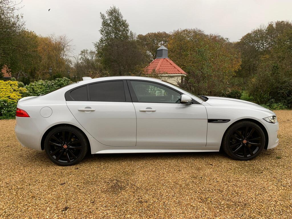 2018 Jaguar XE 2.0i R-Sport Auto