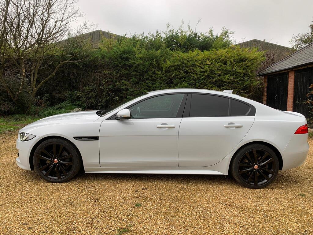 2018 Jaguar XE 2.0i R-Sport Auto