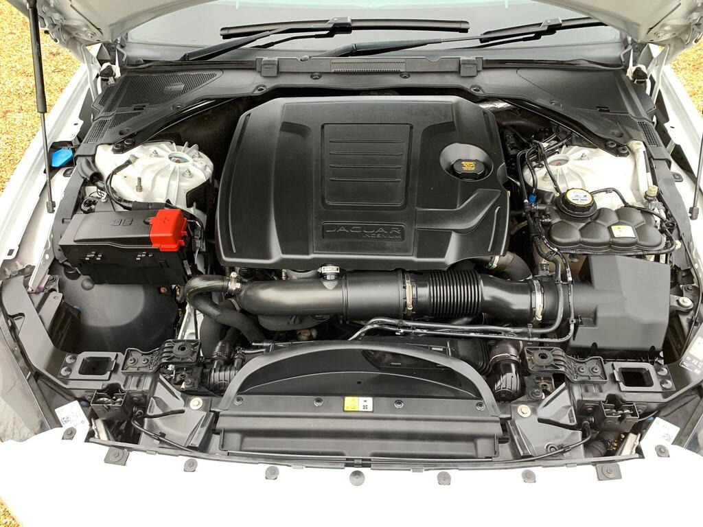 
								2018 Jaguar XE 2.0i R-Sport Auto full									