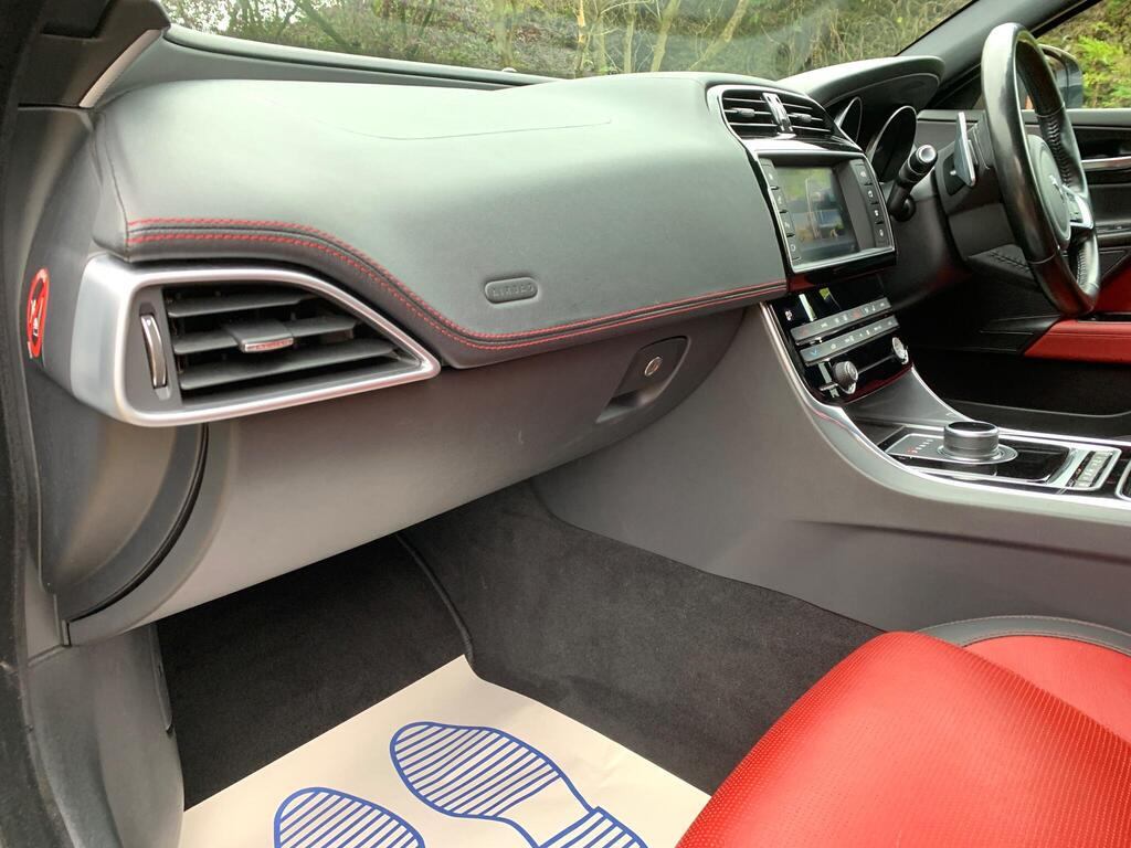 
								2018 Jaguar XE 2.0i R-Sport Auto full									