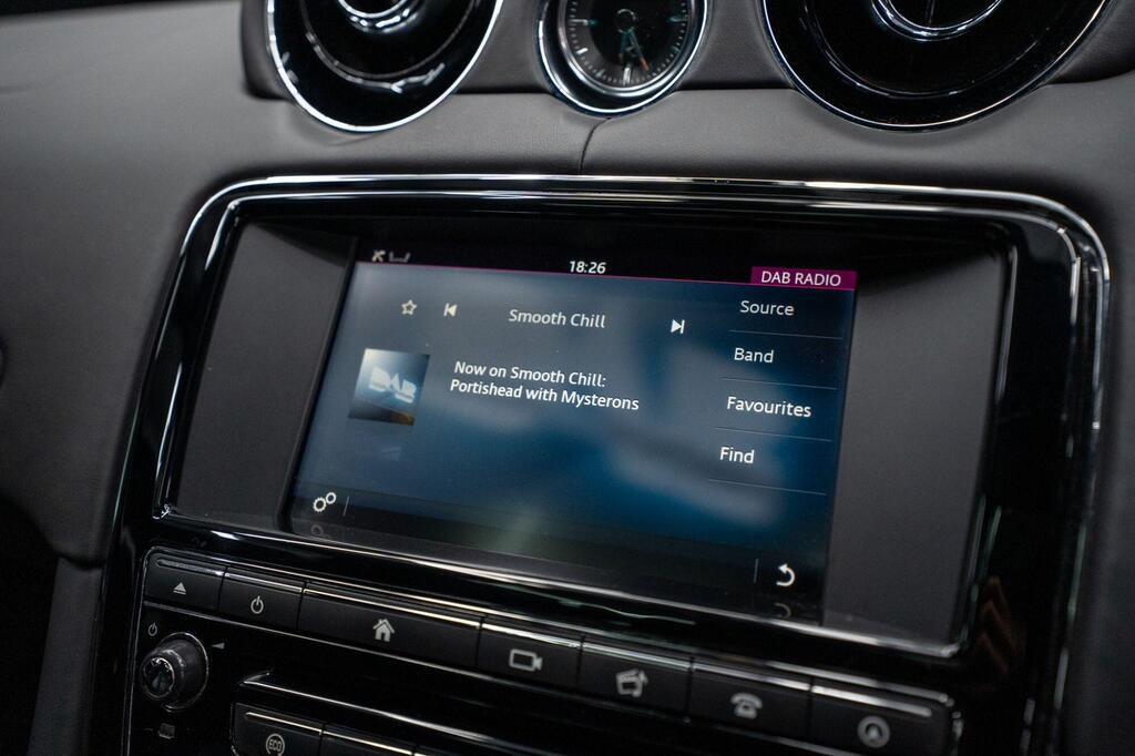 
								2016 Jaguar XJ3.0d V6 R-Sport Auto full									