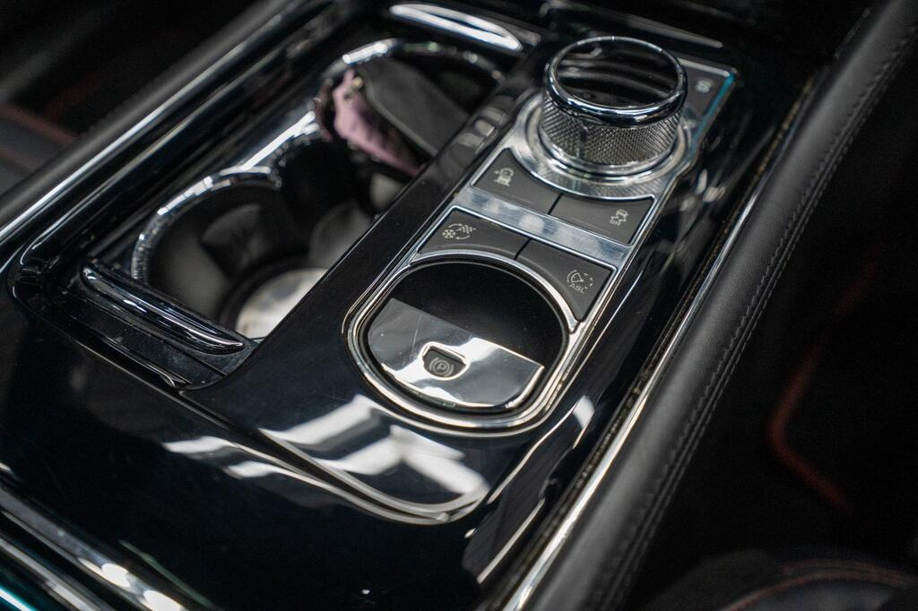 
								2016 Jaguar XJ3.0d V6 R-Sport Auto full									