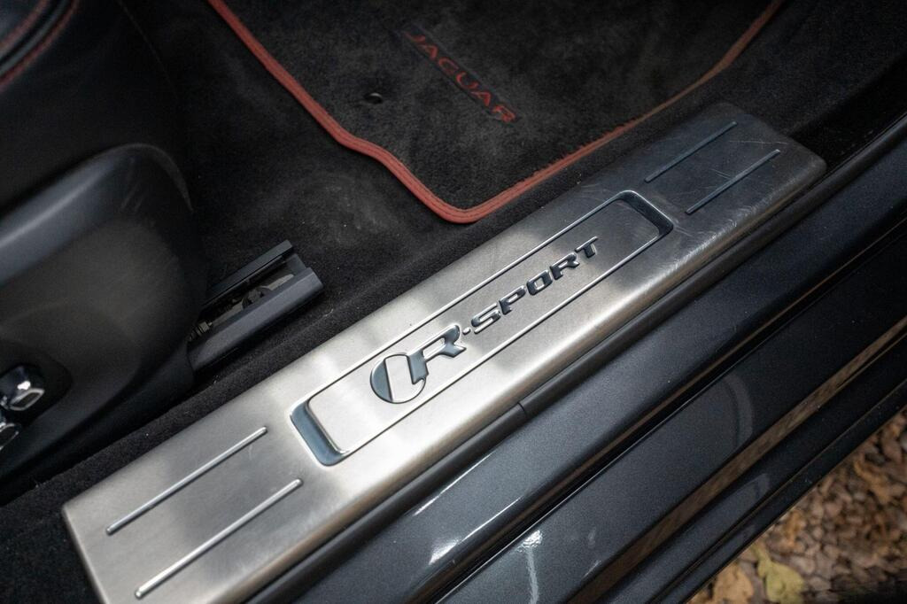 
								2016 Jaguar XJ3.0d V6 R-Sport Auto full									