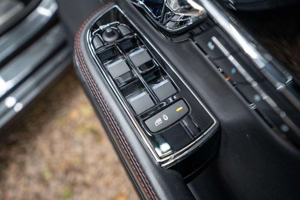 
								2016 Jaguar XJ3.0d V6 R-Sport Auto full									