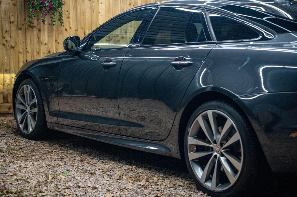 2016 Jaguar XJ3.0d V6 R-Sport Auto