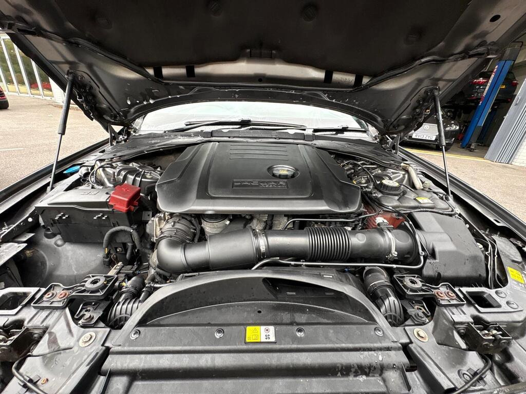 
								2018 Jaguar XF 2.0d R-Sport Sportbrake Auto full									