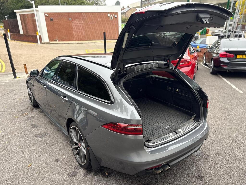 
								2018 Jaguar XF 2.0d R-Sport Sportbrake Auto full									