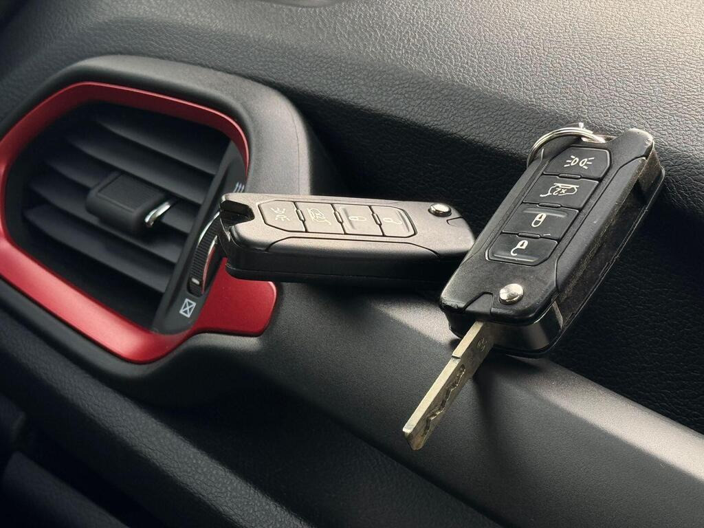 
								2021 Jeep Renegade 1.3 GSE T4 11.4kWh Trailhawk Auto 4xe full									