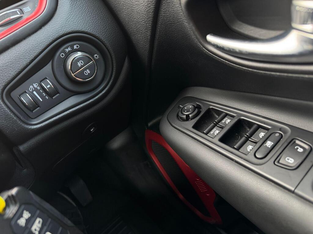 
								2021 Jeep Renegade 1.3 GSE T4 11.4kWh Trailhawk Auto 4xe full									