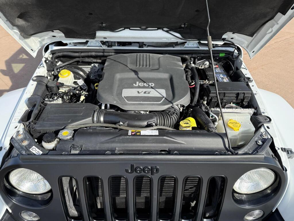 
								2014 Jeep Wrangler 3.6 V6 Overland Auto 4WD full									