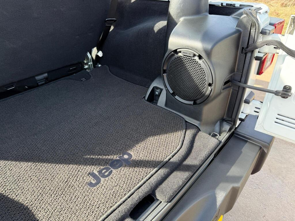 
								2014 Jeep Wrangler 3.6 V6 Overland Auto 4WD full									